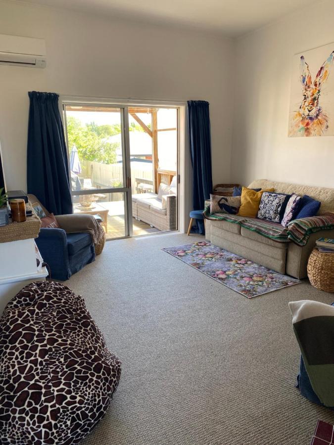 Wee Blue Bnb- Central Cosy Villa 티머루 외부 사진