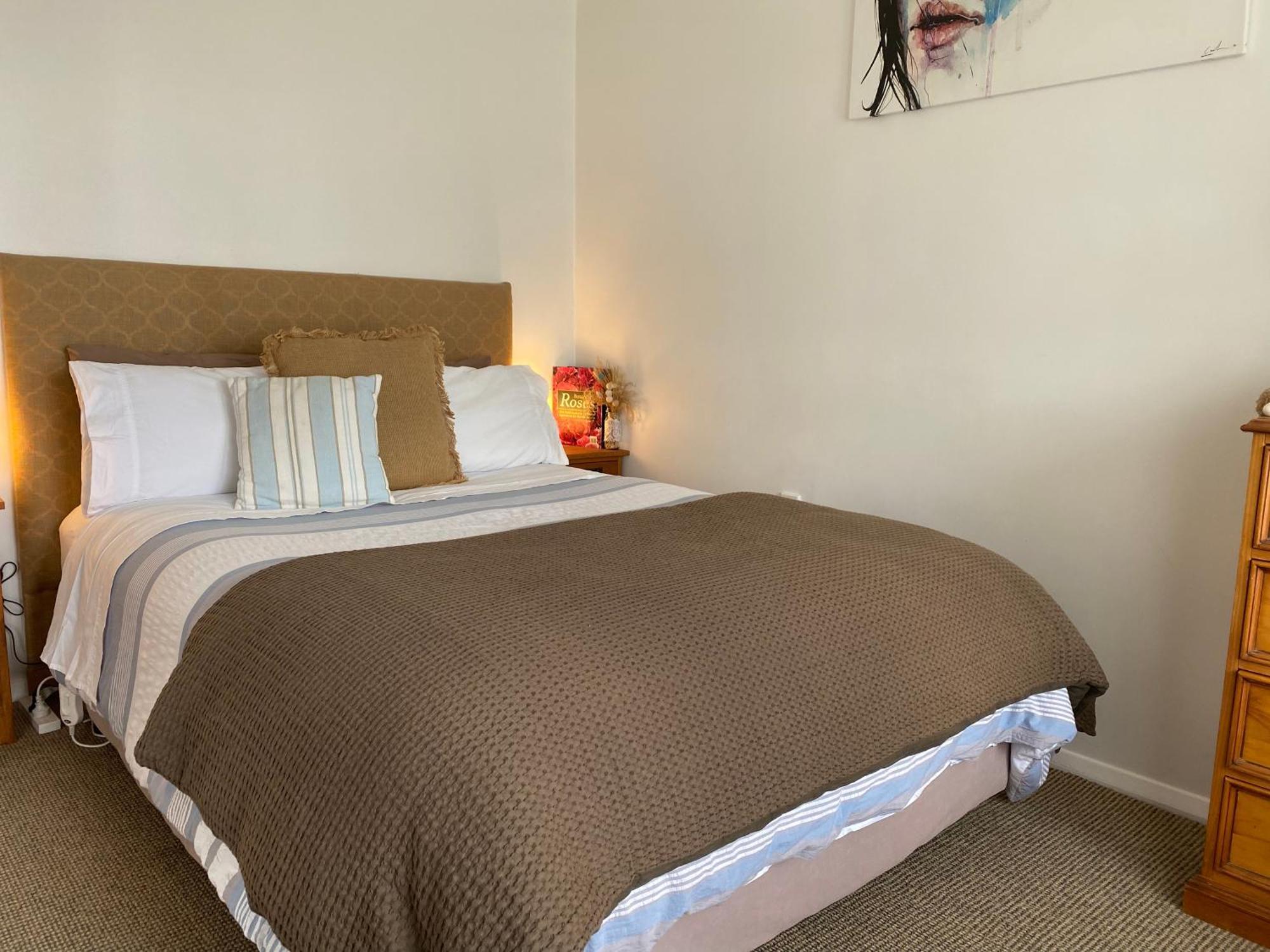 Wee Blue Bnb- Central Cosy Villa 티머루 외부 사진